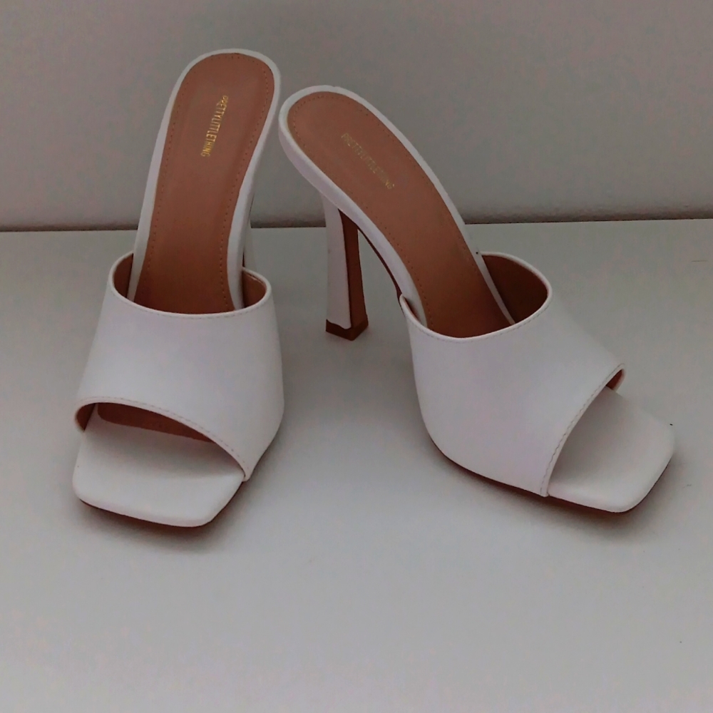 PLT nib white mules